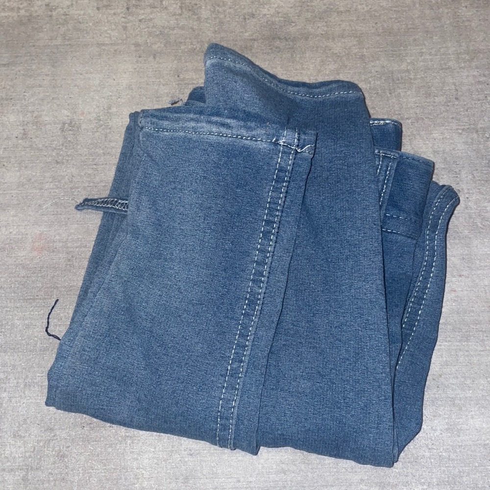 Light blue jeans NO zipper